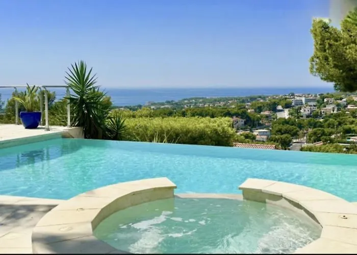 Tres Belle Vue Sur La Baie De Vila Bandol